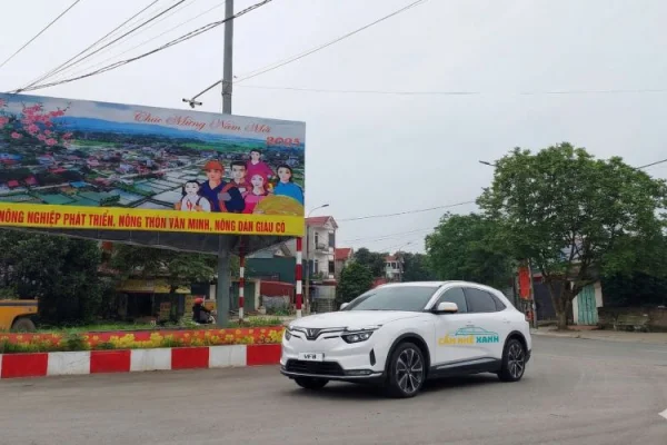 Xe ghép Cẩm Khê đi Hà Nội bằng xe điện VinFast (VF5/VF8) - Không mùi xăng, không say xe